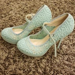 Mint lace heels size 7